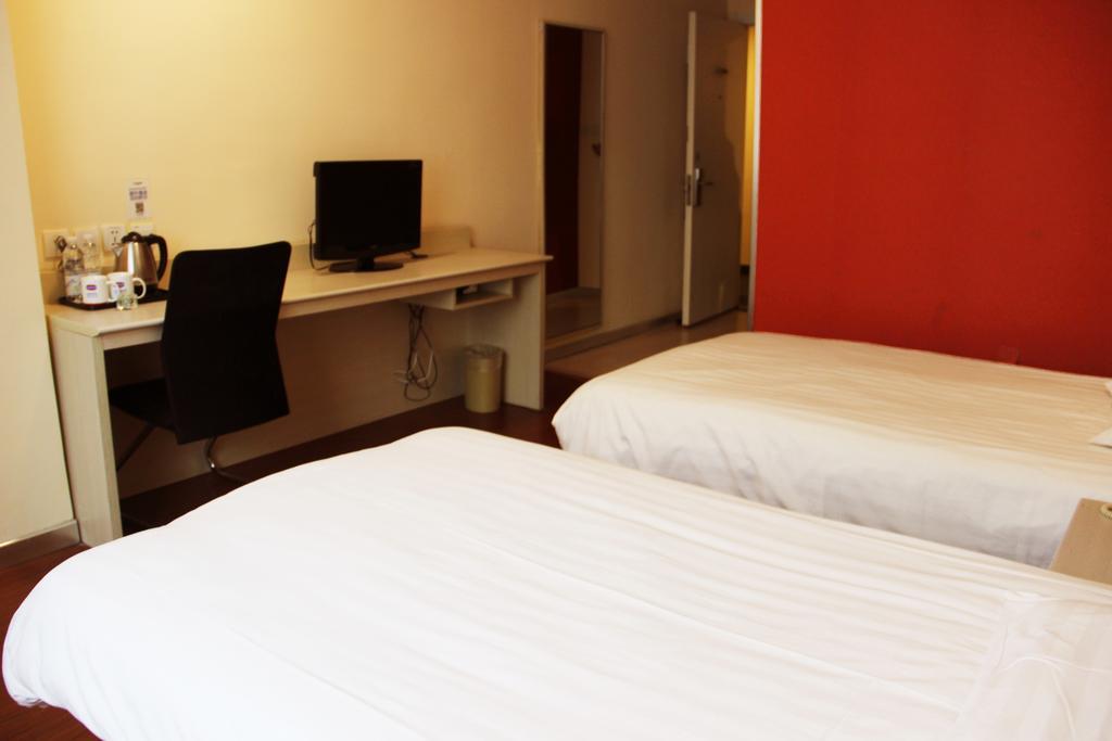 Hanting Express Tianjin Haixin District Yujiapu Tiencsin Szoba fotó
